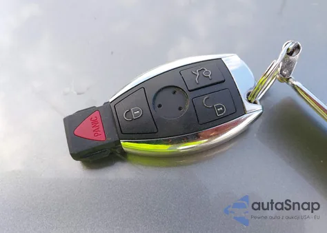 2012 Mercedes-Benz C 250 из США, поврежденный, VIN WDDGJ4HB8CF884401